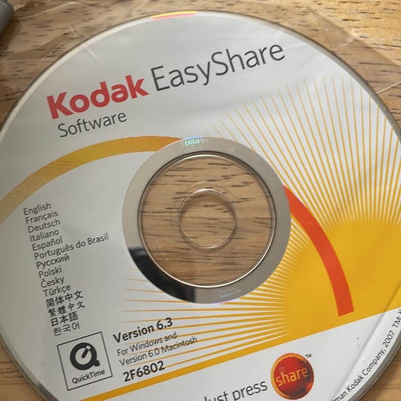 Digital Camera - Picture 2 of 10